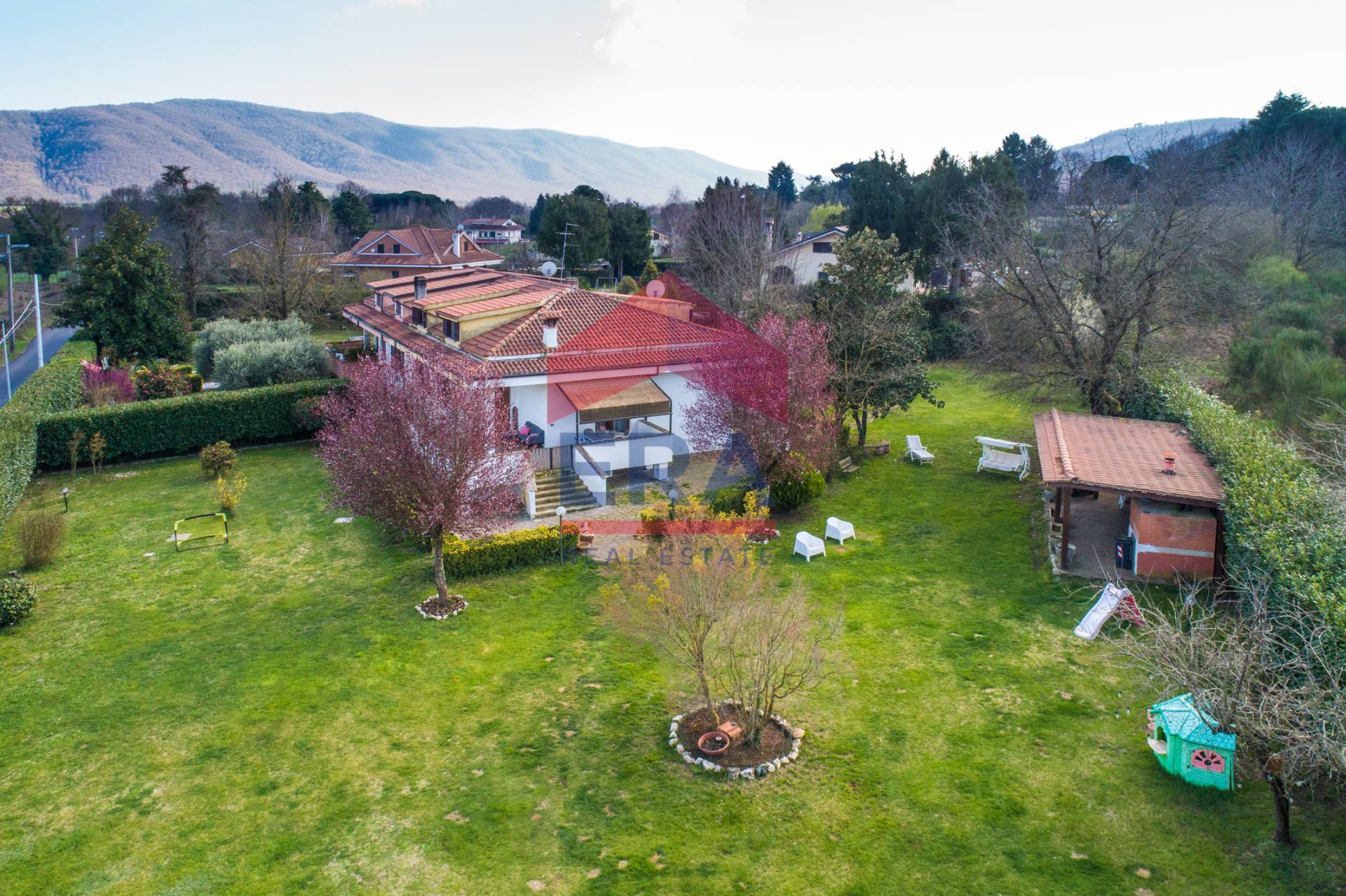 Villa bifamiliare in vendita a Rocca Priora