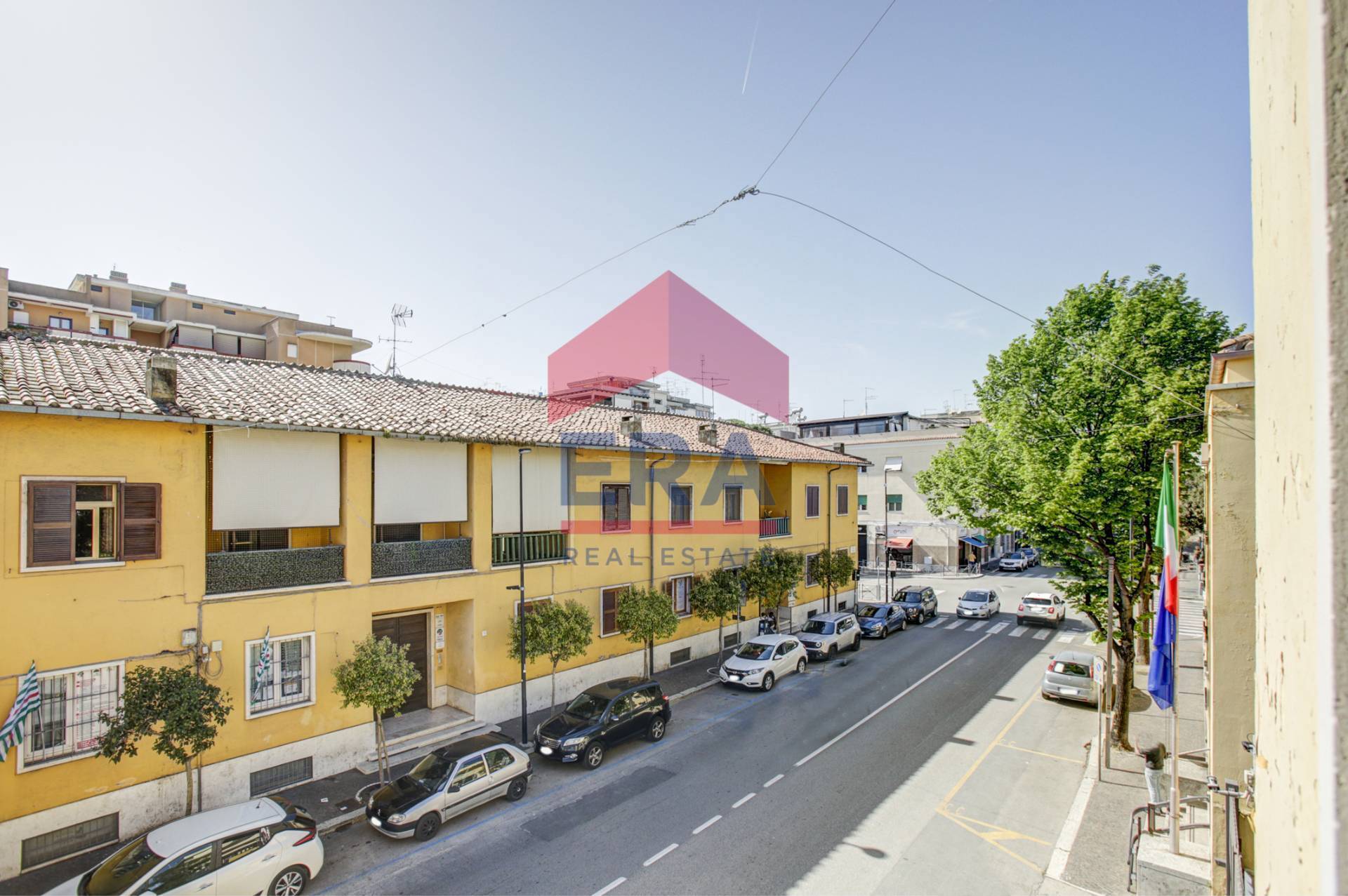 Appartamento in vendita a Pomezia, Centro