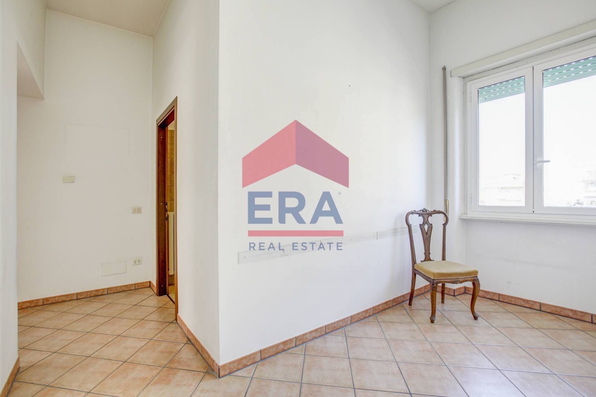 Appartamento in vendita a Pomezia, Centro