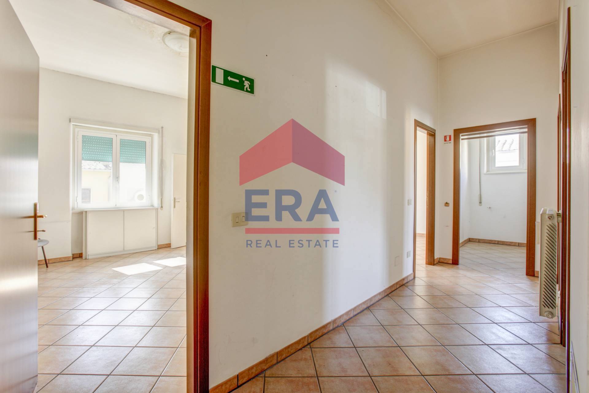 Appartamento in vendita a Pomezia, Centro