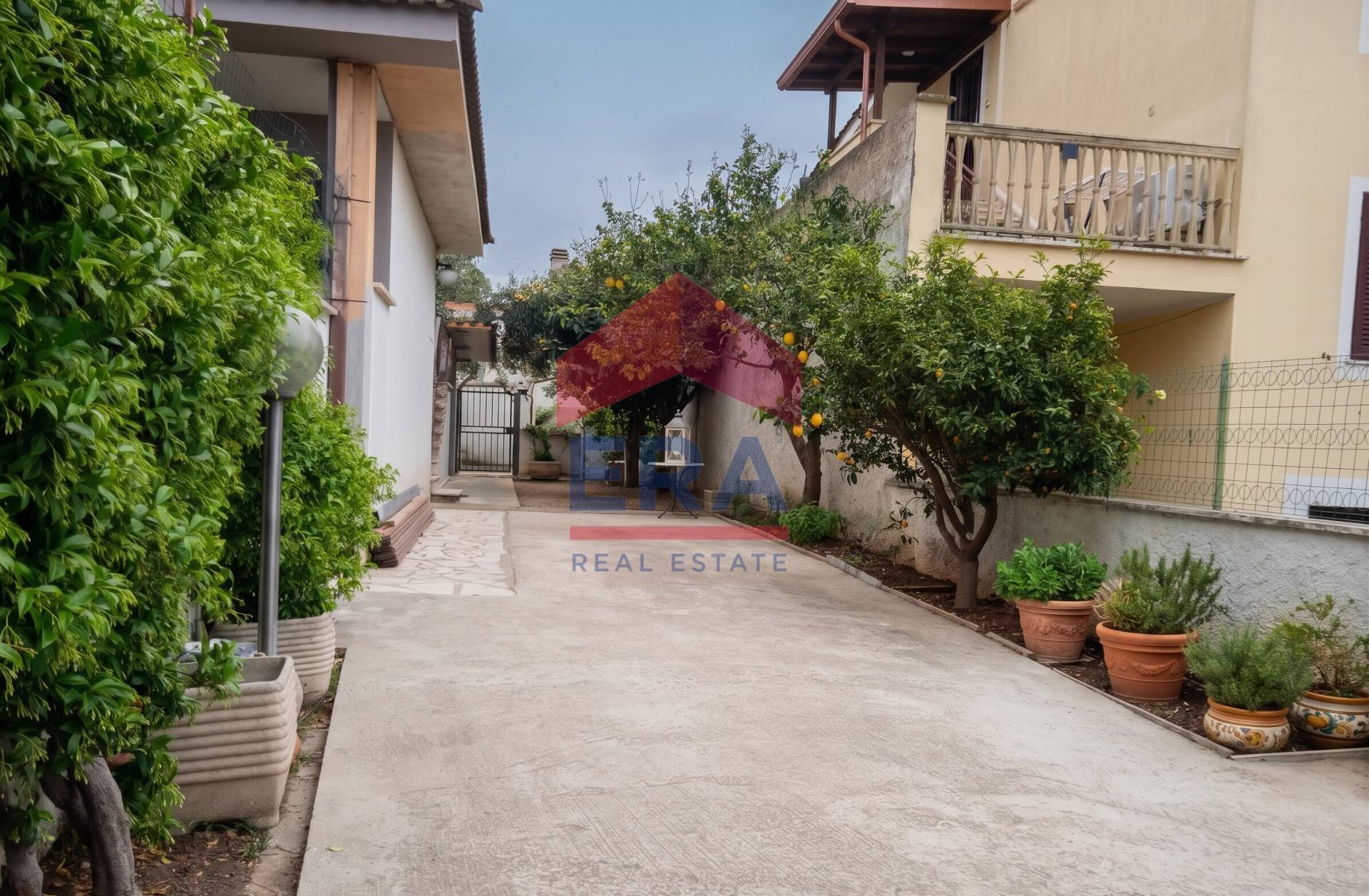 Porzione di villa in vendita a Ardea, Nuova Florida