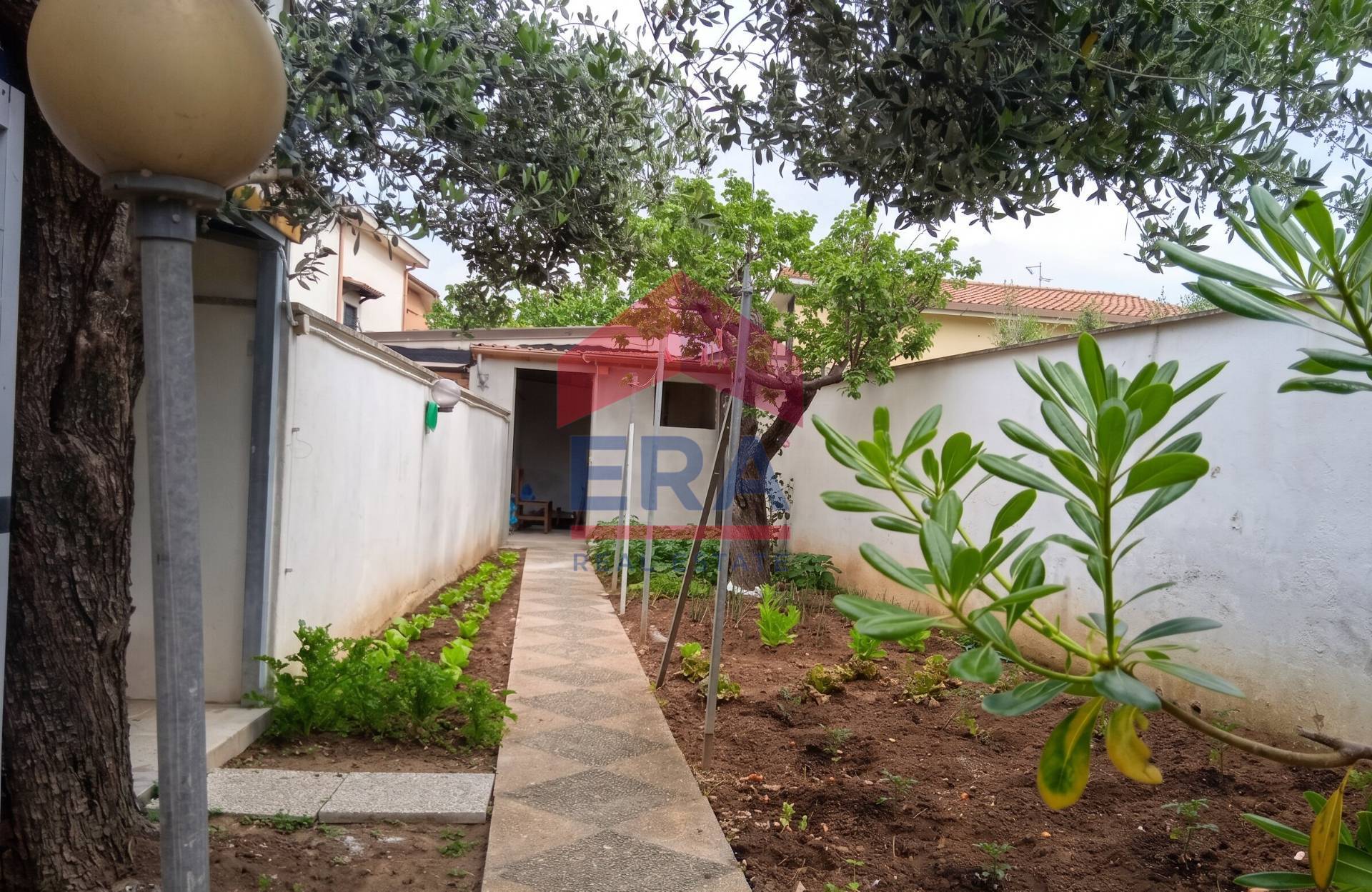 Porzione di villa in vendita a Ardea, Nuova Florida