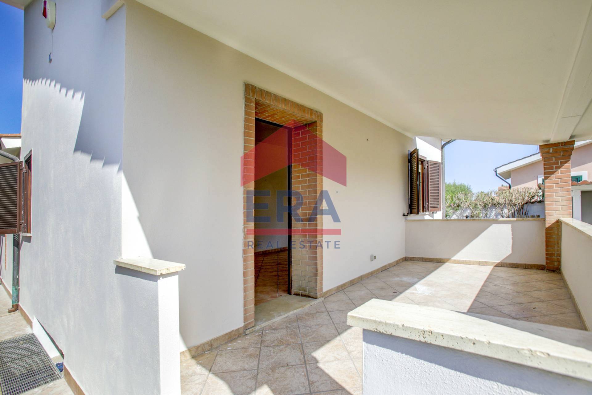 Villa bifamiliare in vendita a Ardea, Nuova Florida