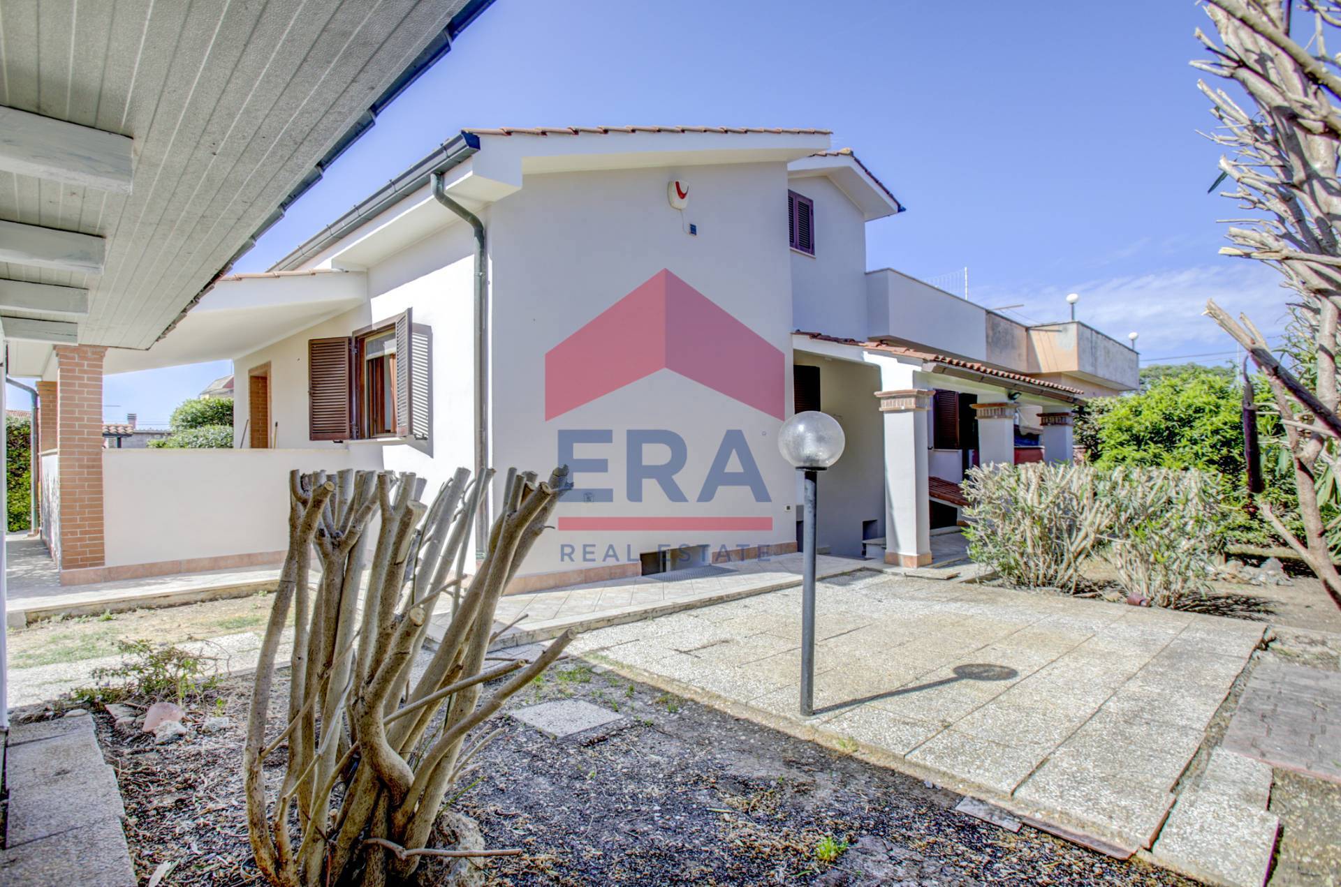 Villa bifamiliare in vendita a Ardea, Nuova Florida