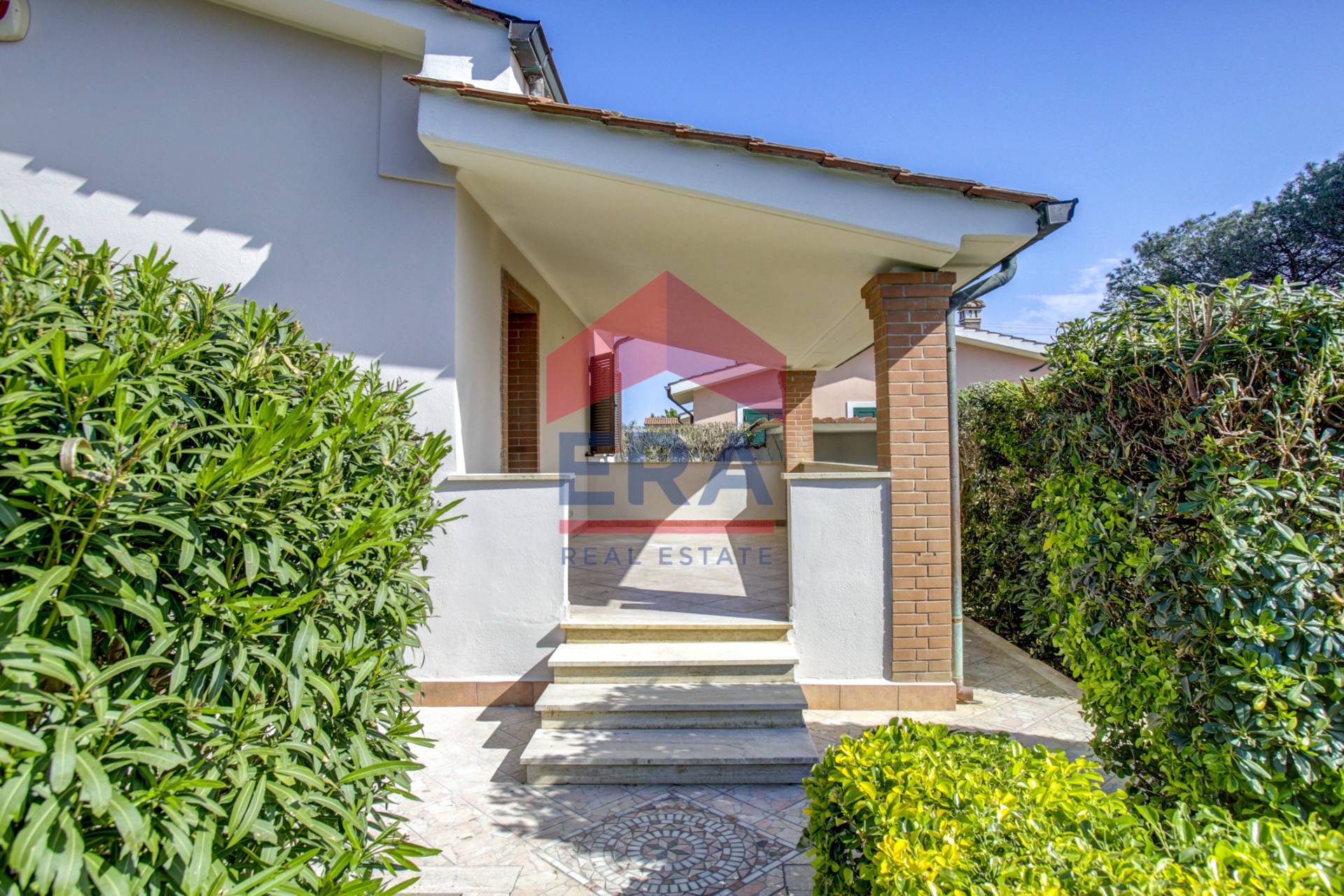 Villa bifamiliare in vendita a Ardea, Nuova Florida