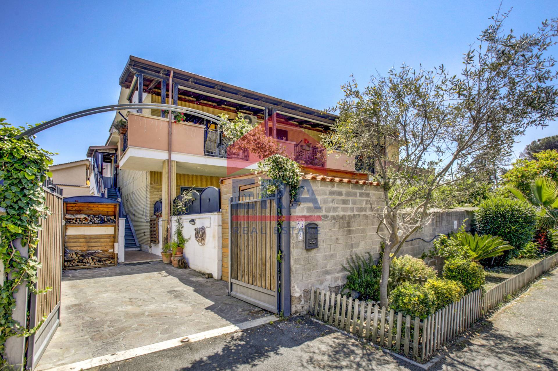 Villa bifamiliare in vendita a Pomezia, Campo Ascolano