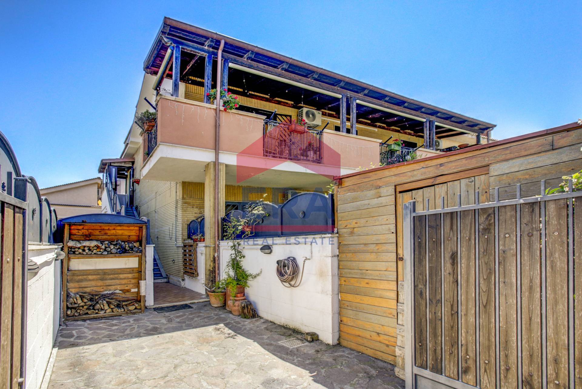 Villa bifamiliare in vendita a Pomezia, Campo Ascolano