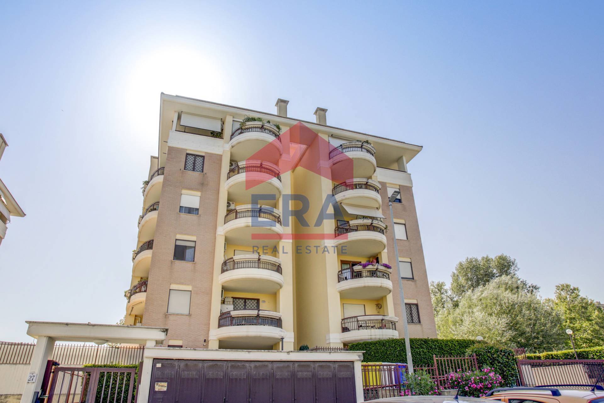 Appartamento in vendita a Pomezia, Centro