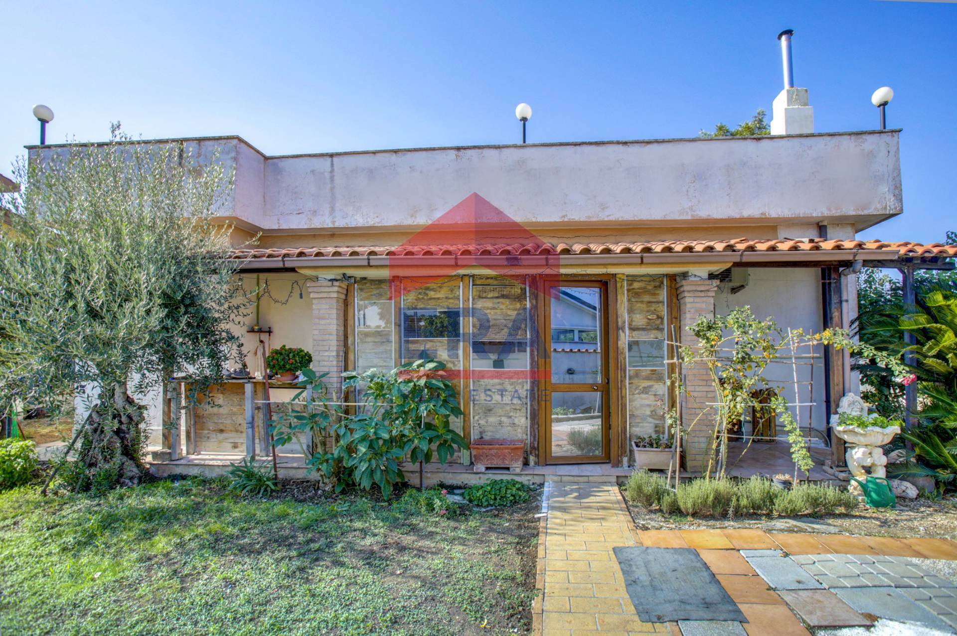 Villa bifamiliare in vendita a Ardea, Nuova Florida
