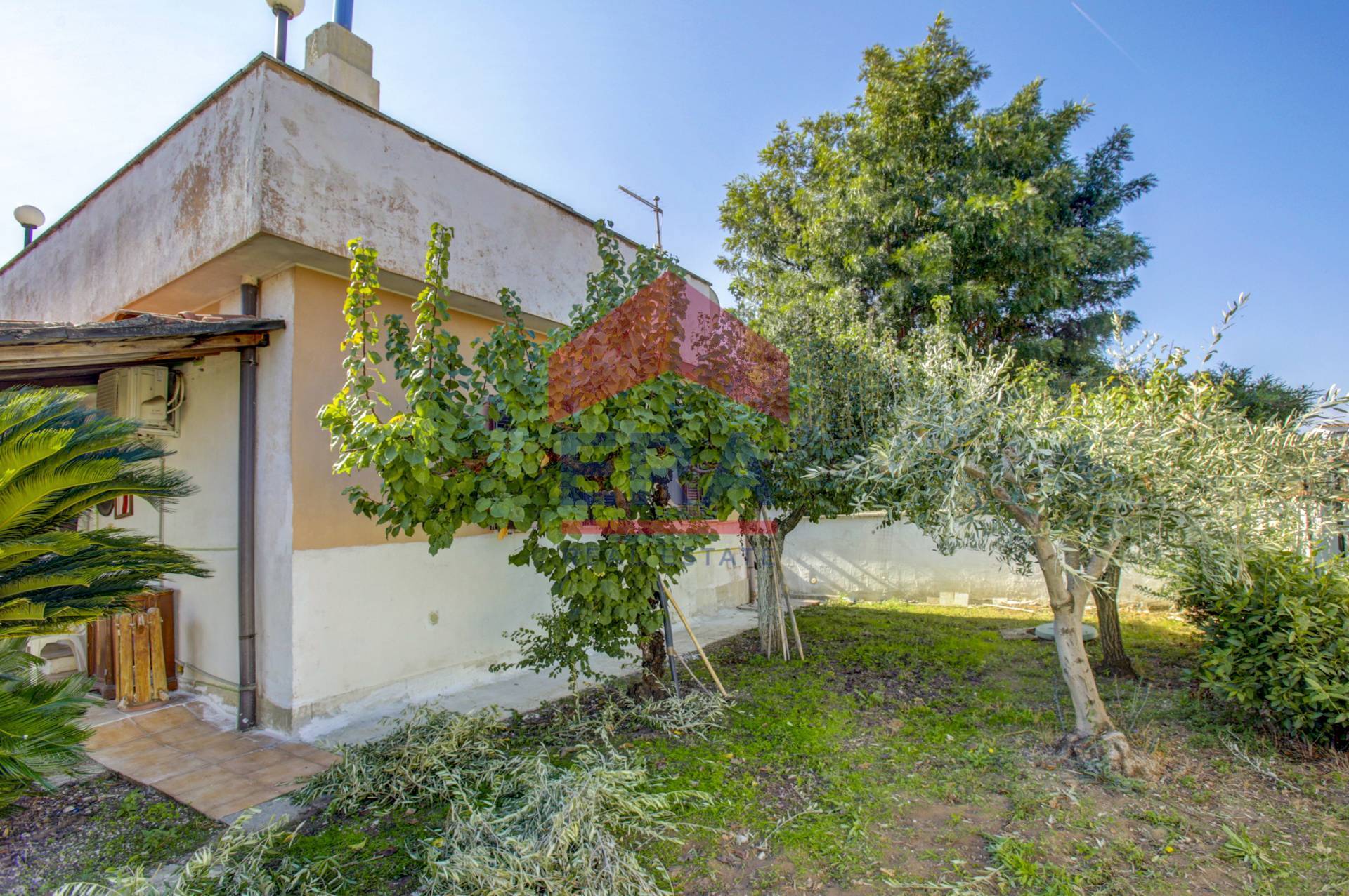 Villa bifamiliare in vendita a Ardea, Nuova Florida