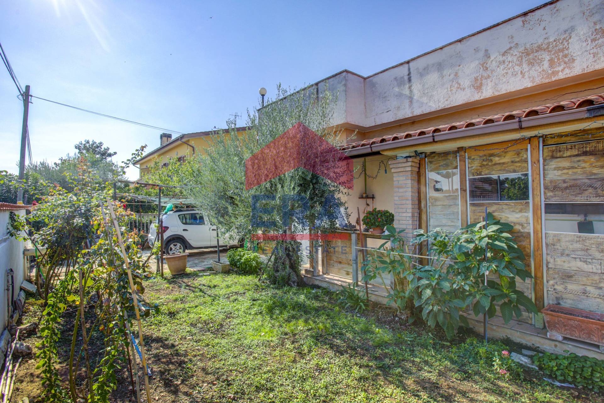 Villa bifamiliare in vendita a Ardea, Nuova Florida