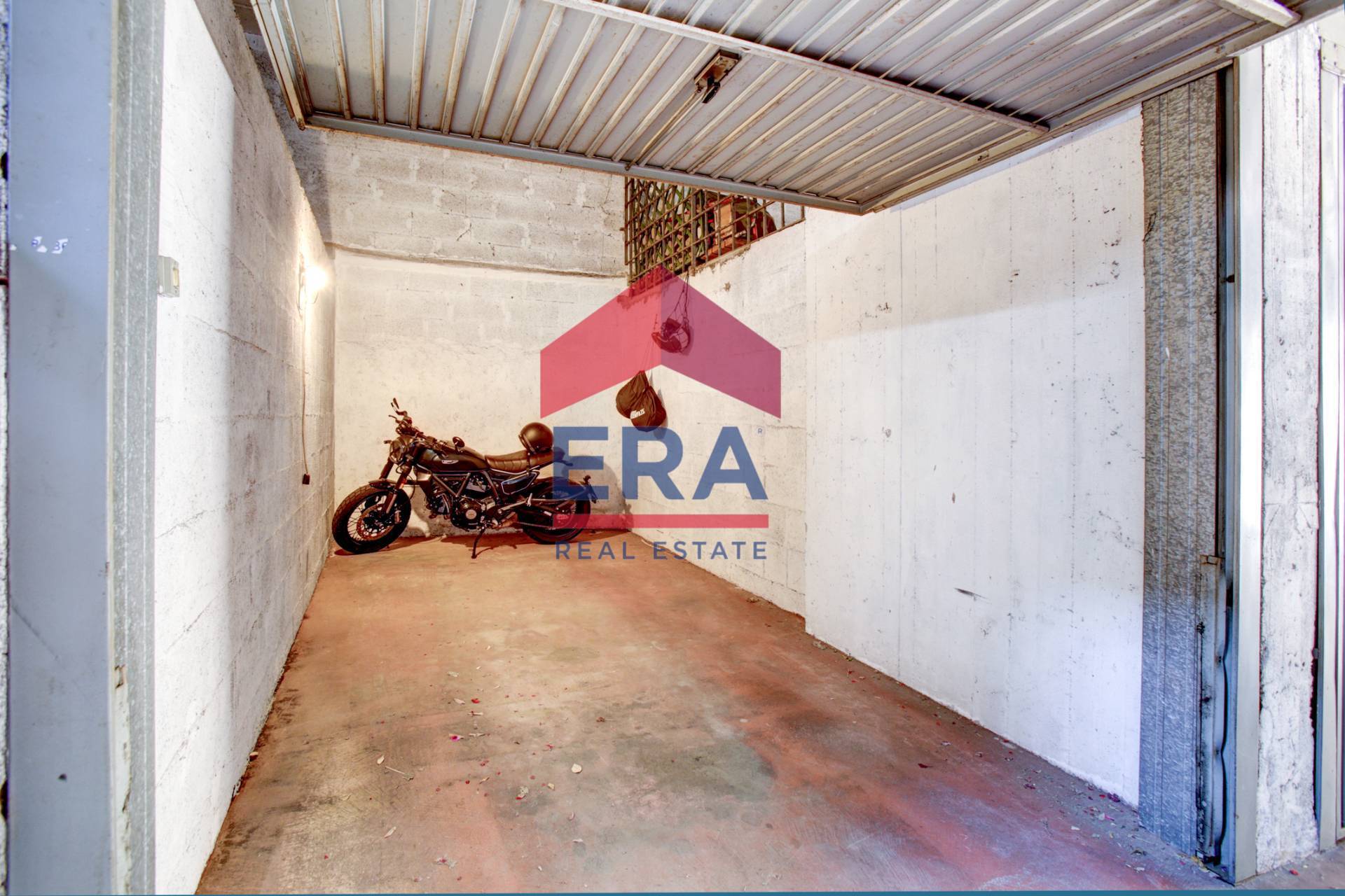 Garage/Box in vendita a Roma, EUR