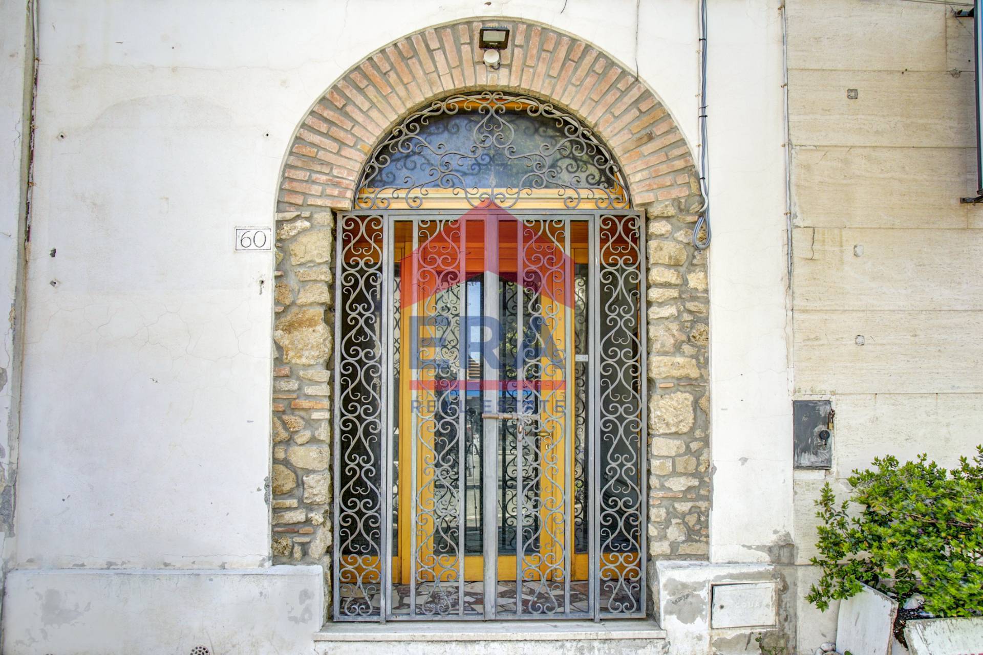 Locale Commerciale in affitto a Civitavecchia