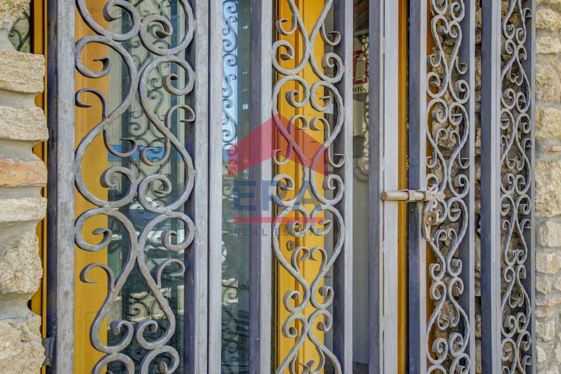 Locale Commerciale in affitto a Civitavecchia