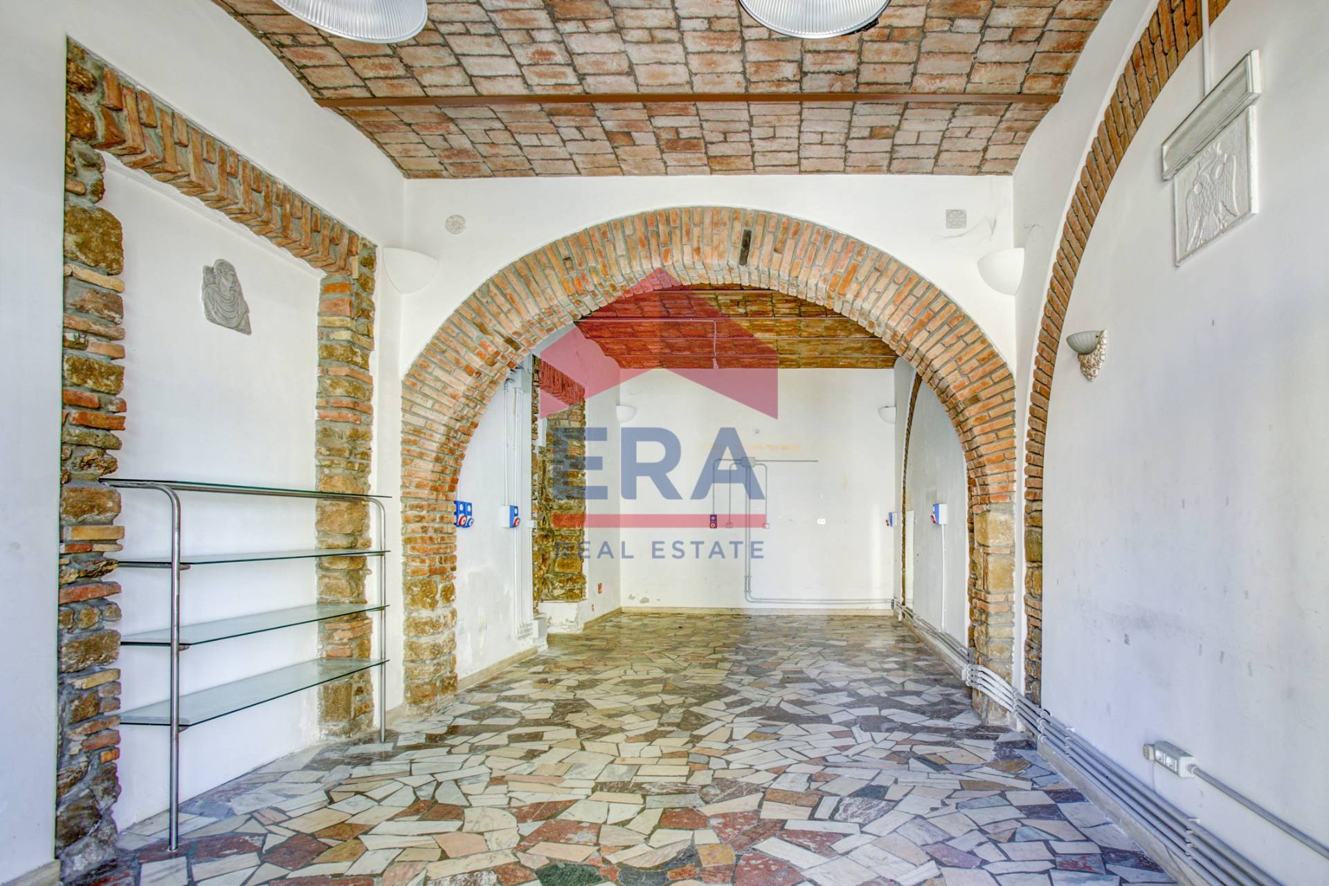 Locale Commerciale in affitto a Civitavecchia