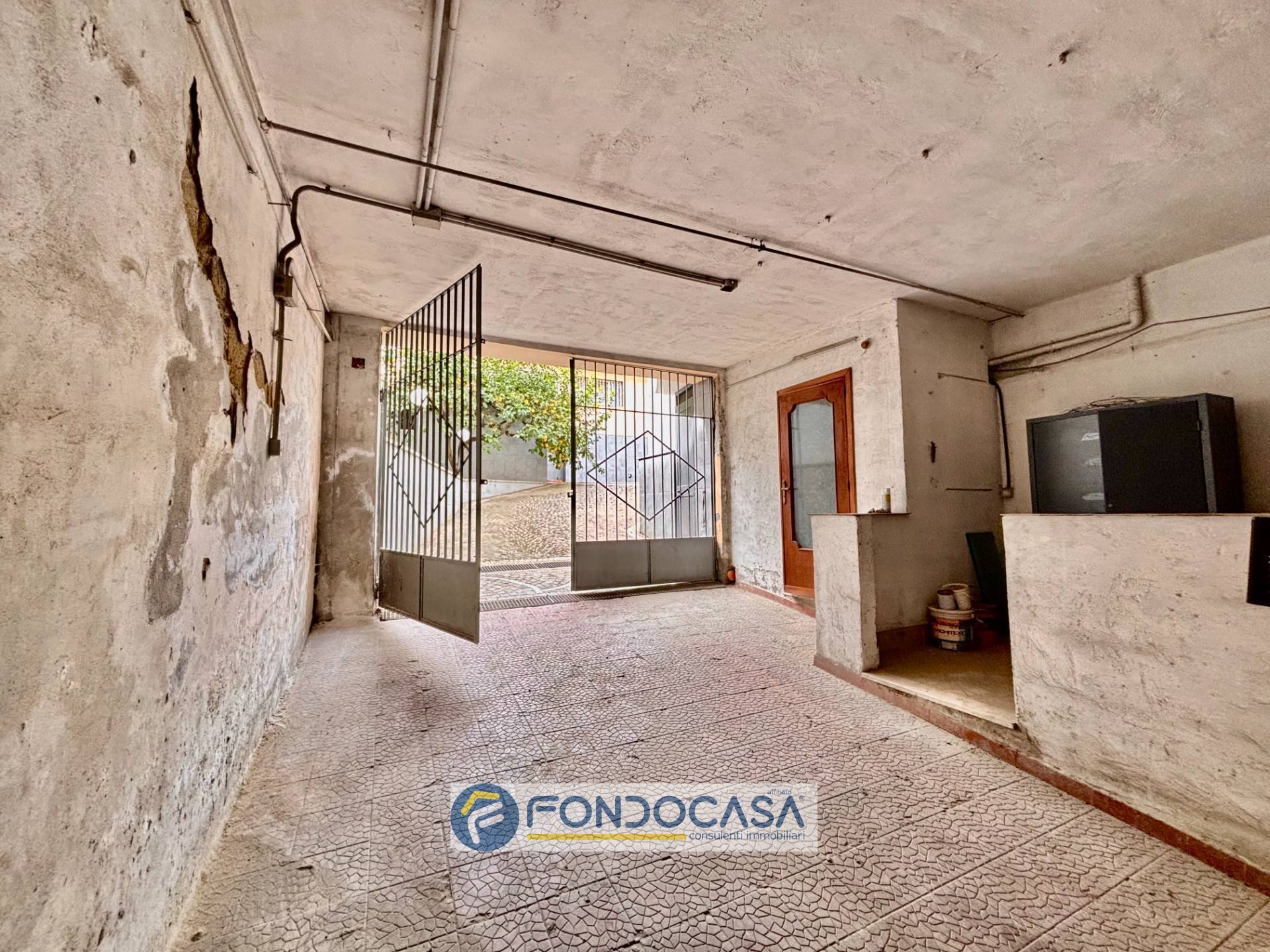 Palazzo intero stabile in vendita a Sant'Antimo