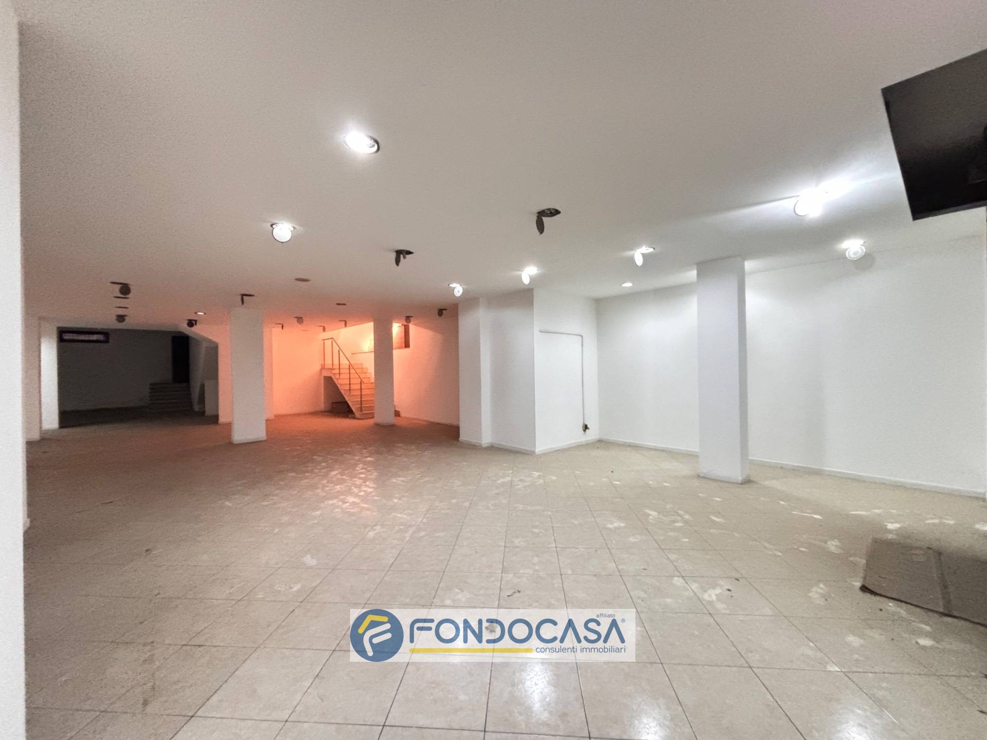 Magazzino in affitto a Aversa