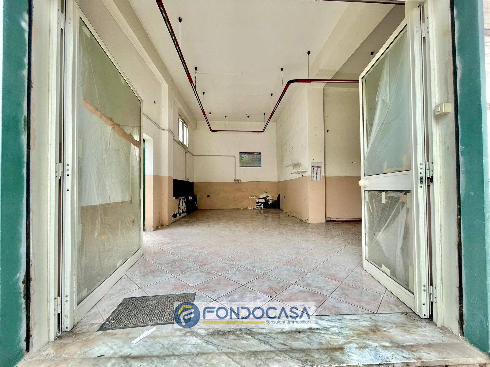 Locale commerciale in affitto a Sant'Antimo