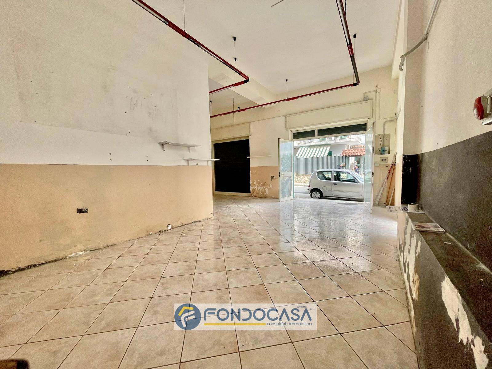 Locale commerciale in affitto a Sant'Antimo