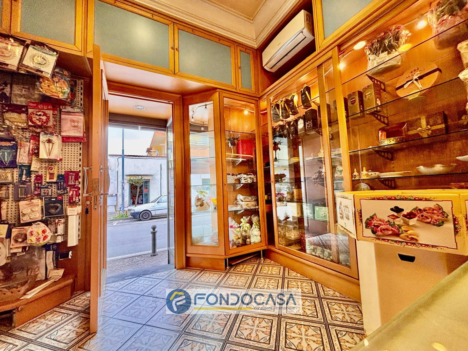 Negozio in affitto a Sant'Antimo