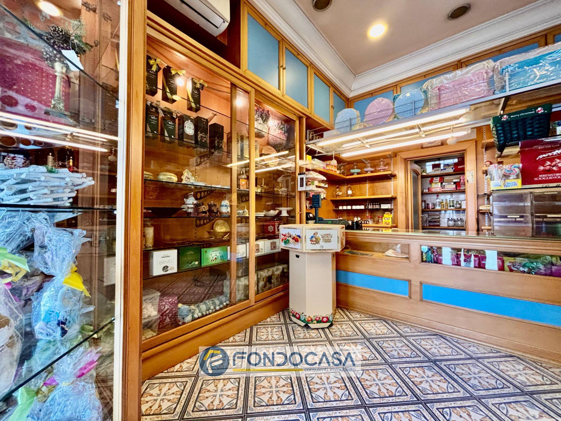 Negozio in affitto a Sant'Antimo