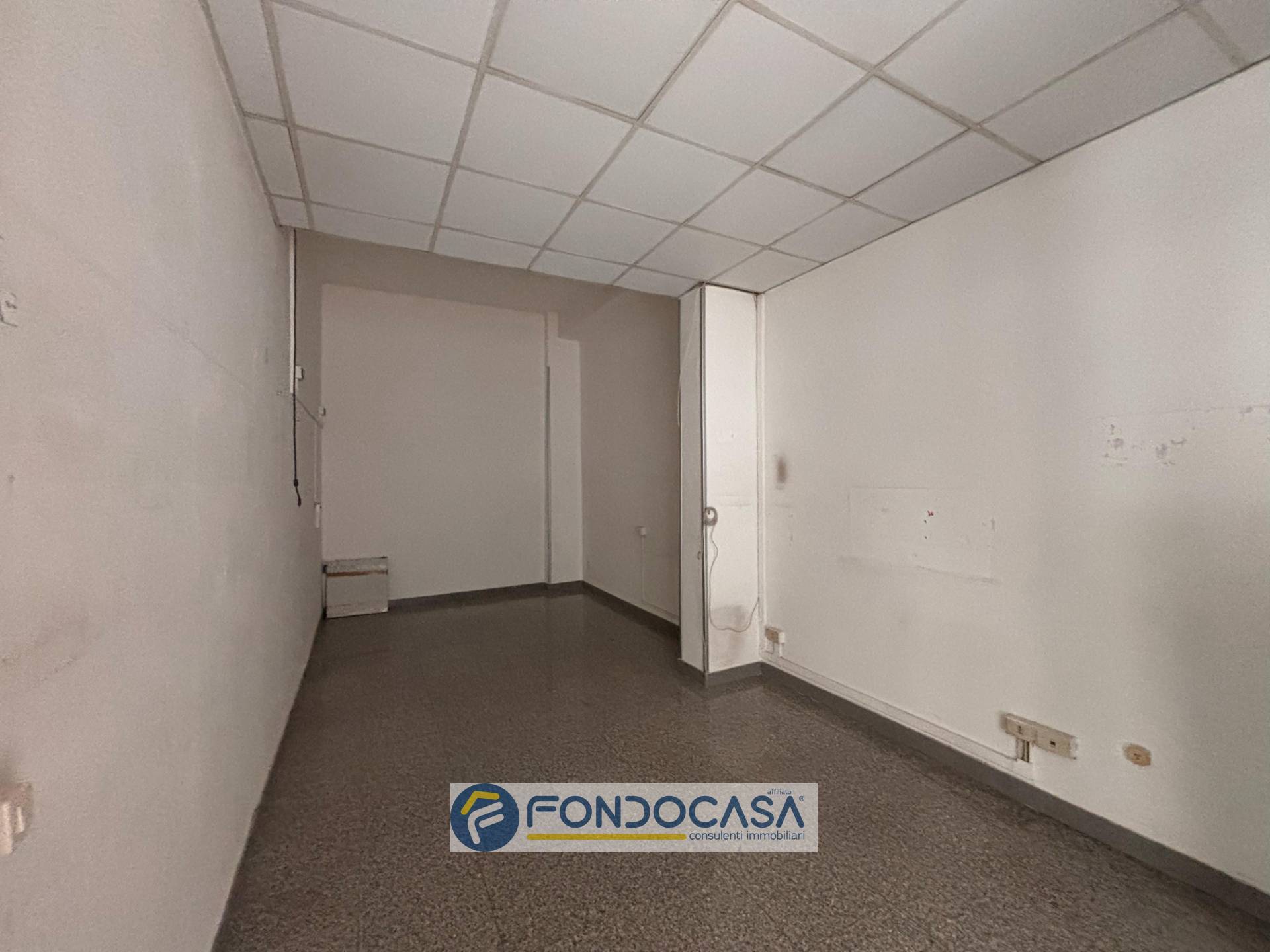 Locale commerciale in affitto a Sant'Antimo