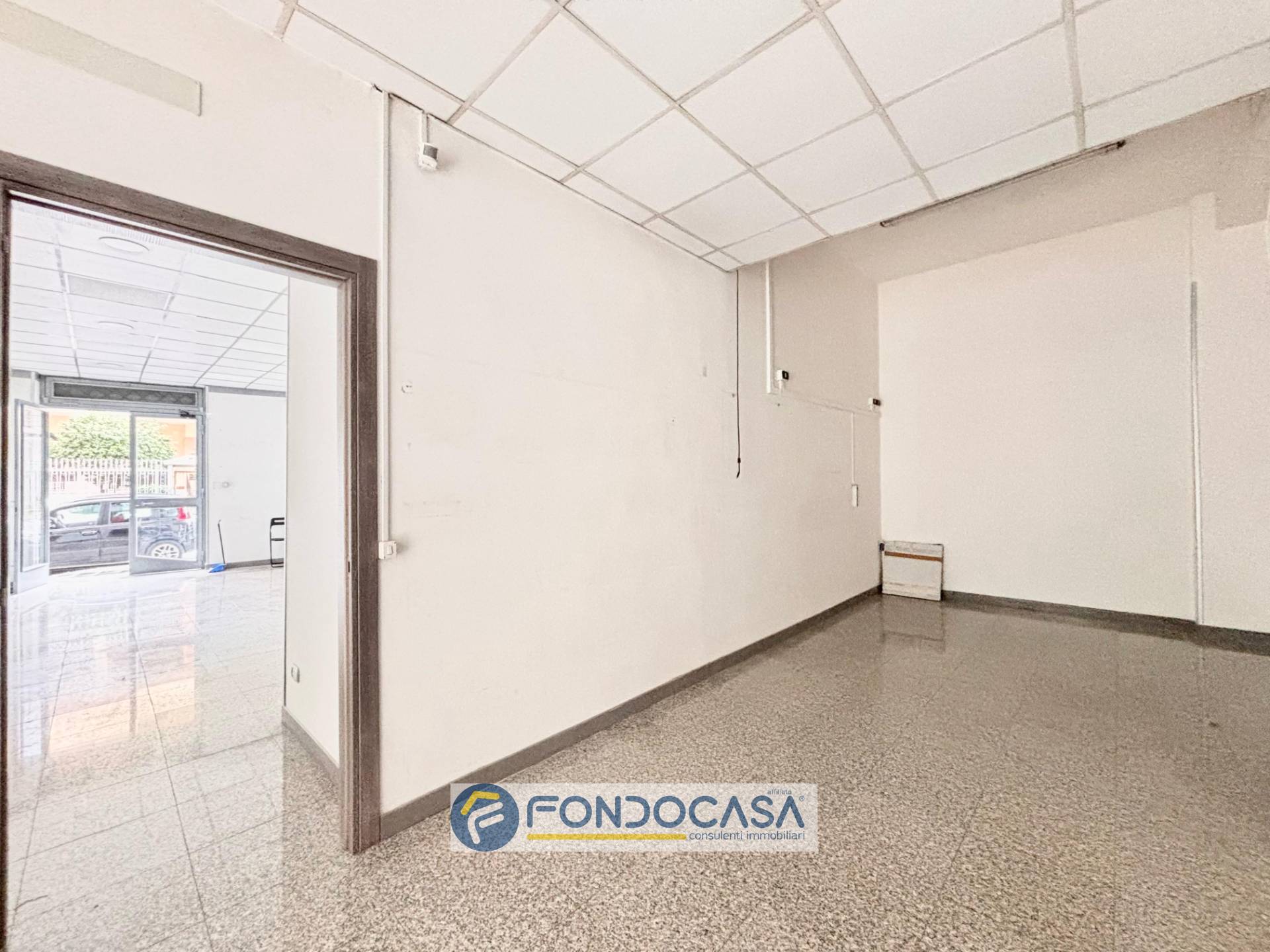 Locale commerciale in affitto a Sant'Antimo