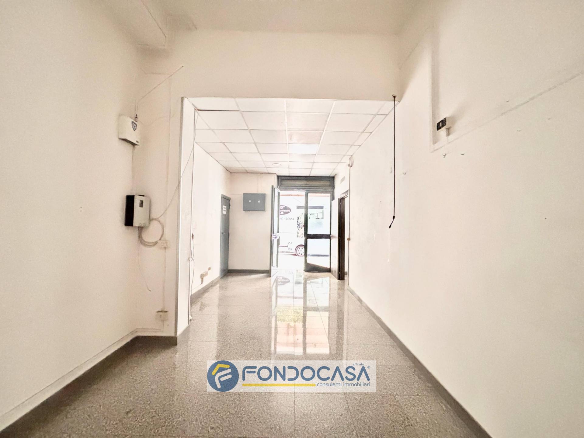 Locale commerciale in affitto a Sant'Antimo