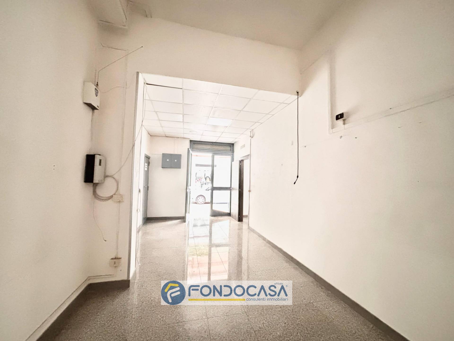 Locale commerciale in affitto a Sant'Antimo