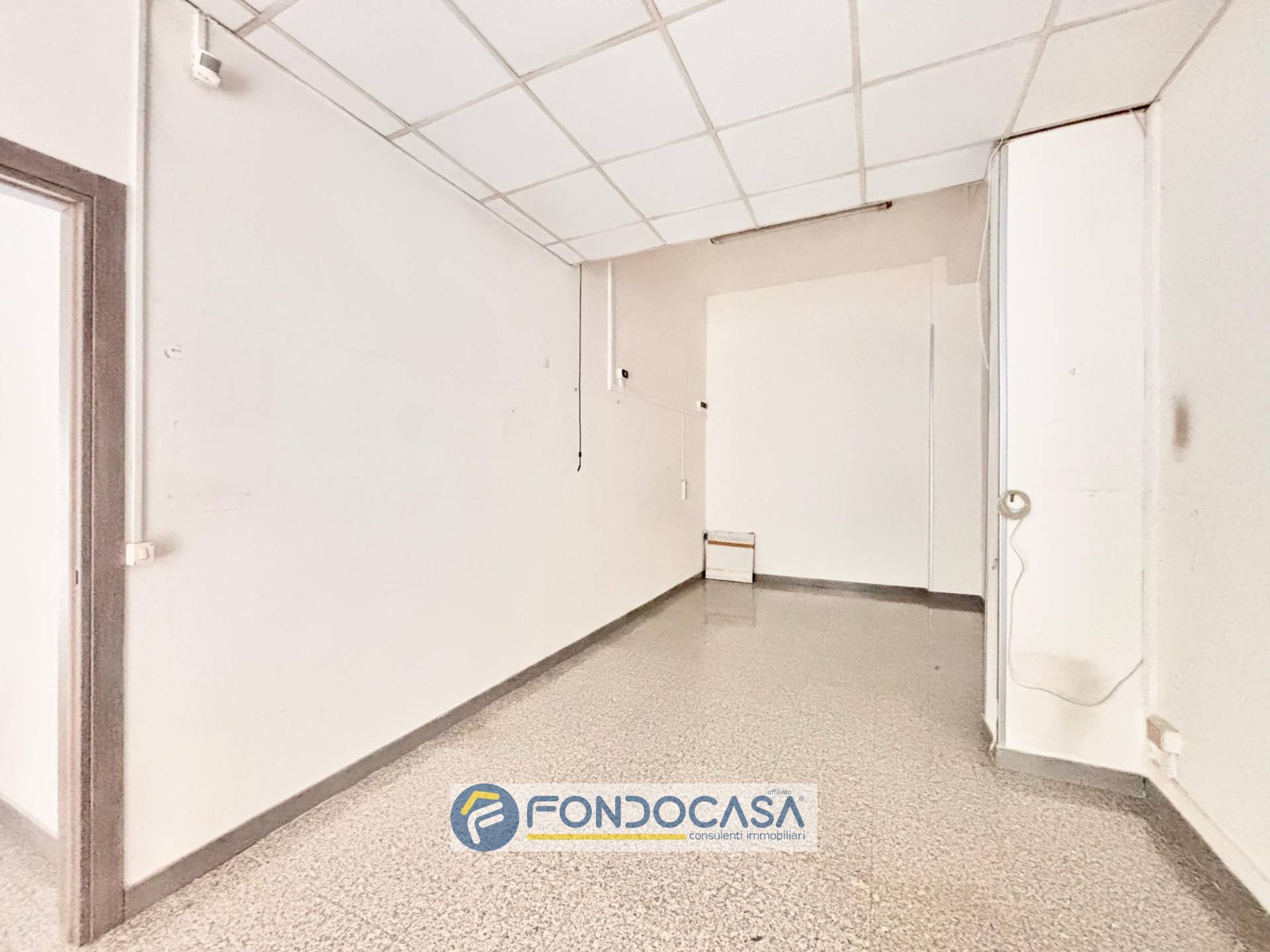 Locale commerciale in affitto a Sant'Antimo