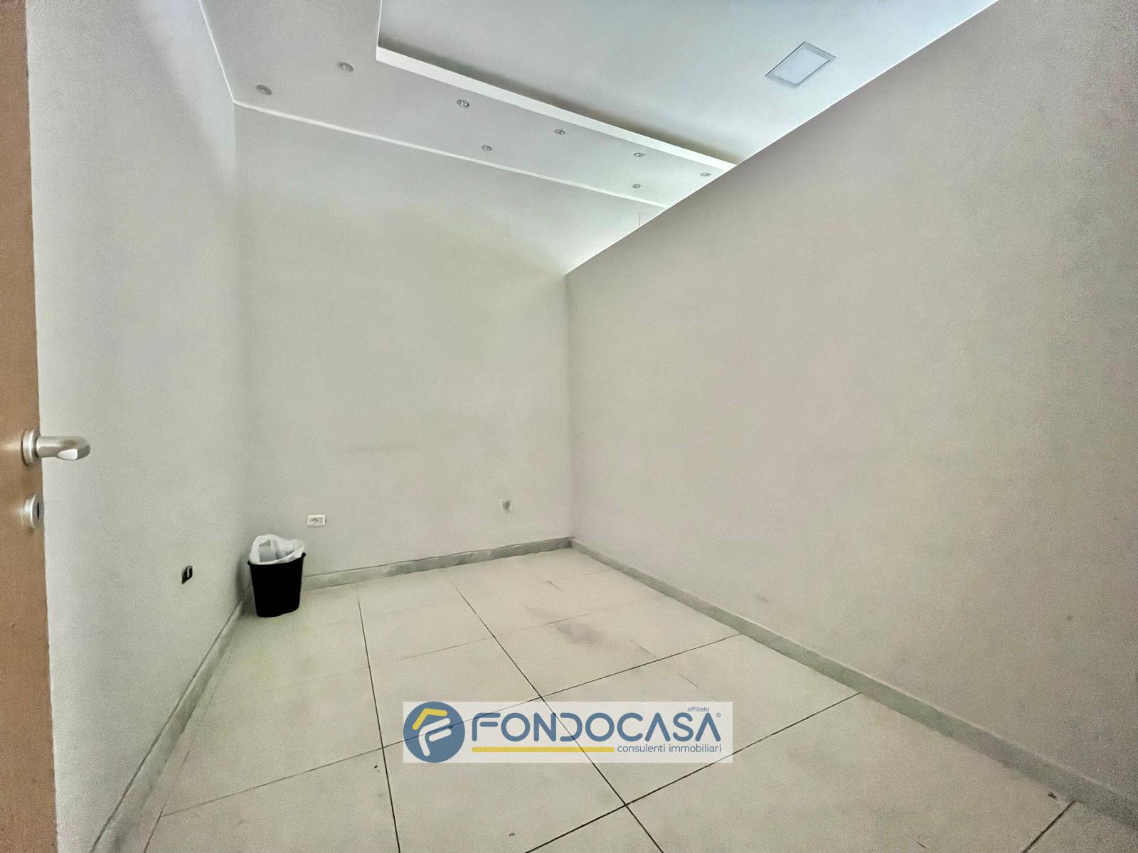 Locale commerciale in affitto a Sant'Antimo