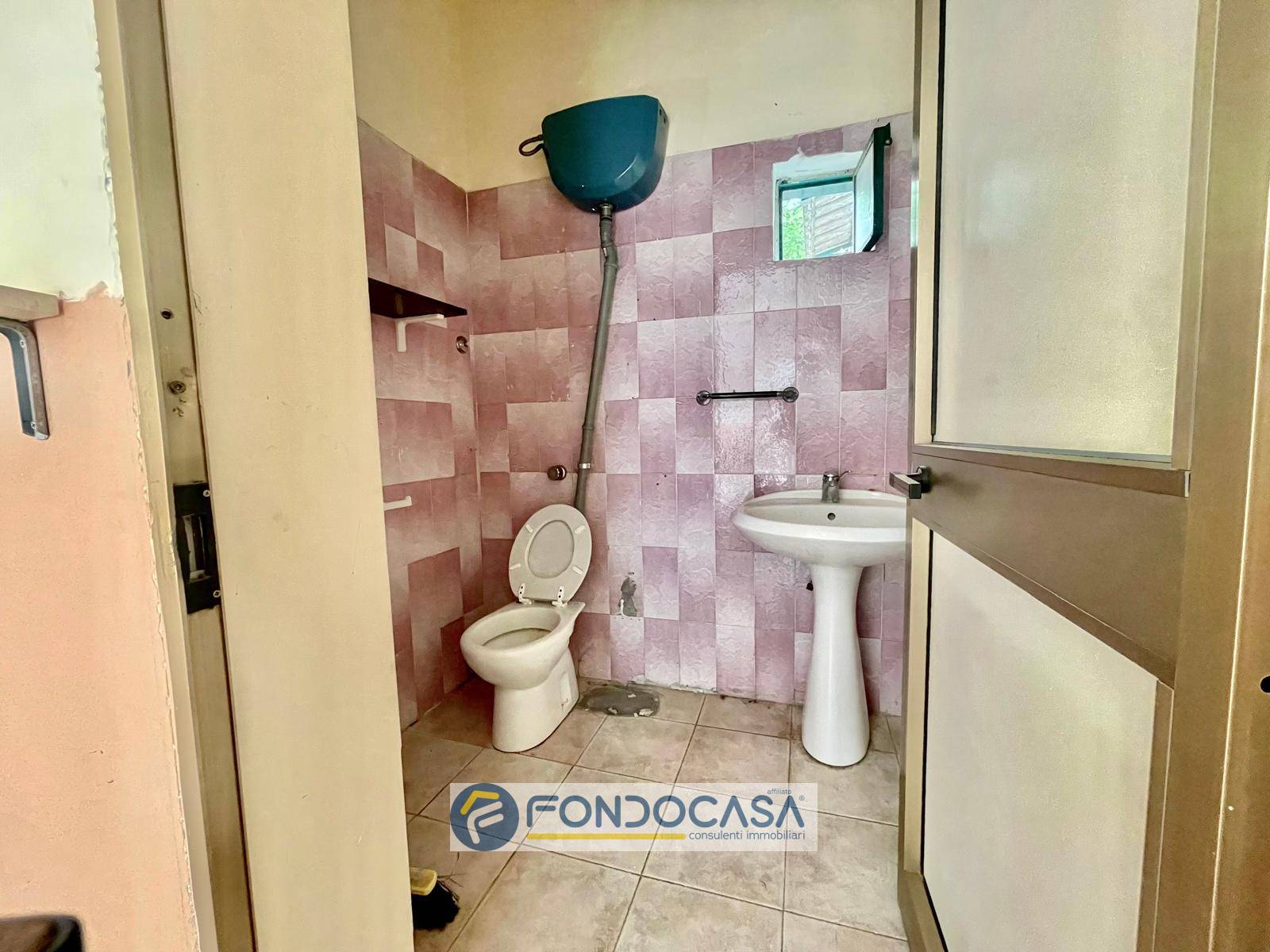 Locale commerciale in affitto a Sant'Antimo