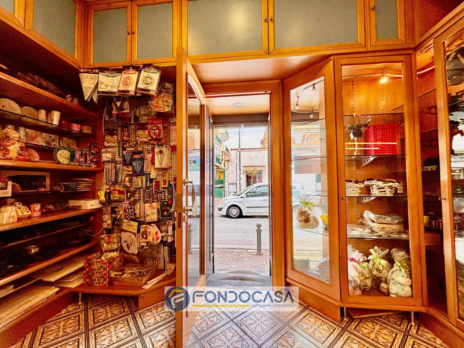 Negozio in affitto a Sant'Antimo