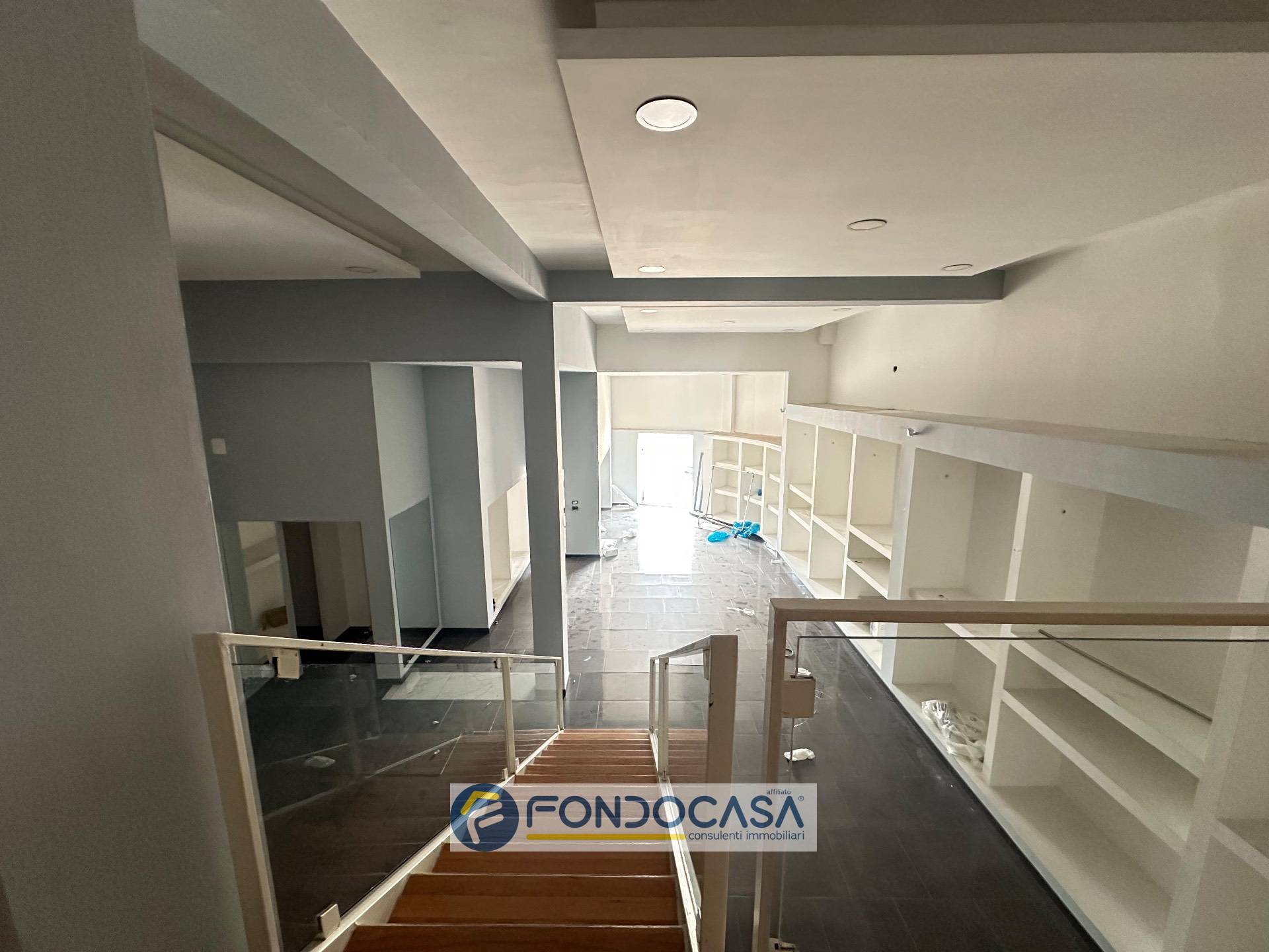 Locale commerciale in affitto a Sant'Antimo