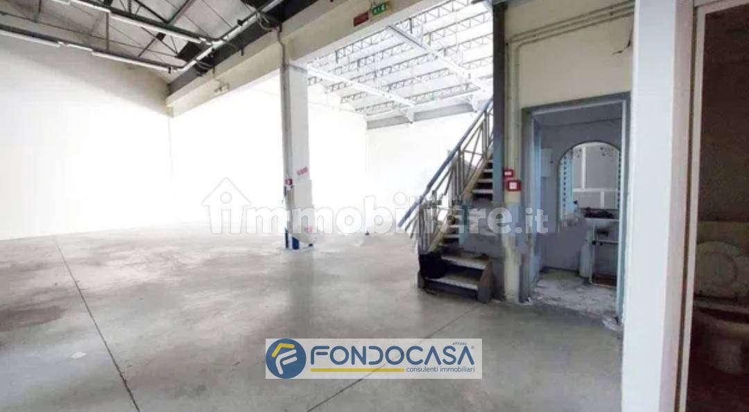 Magazzino in vendita a Sant'Antimo