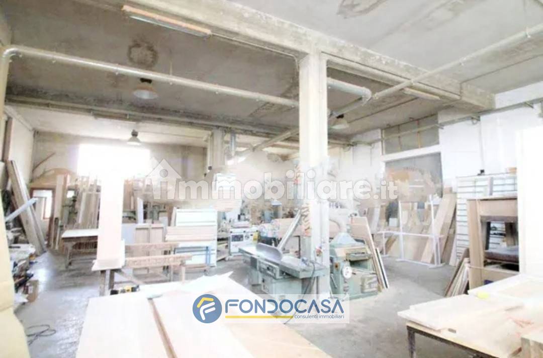 Magazzino in vendita a Sant'Antimo