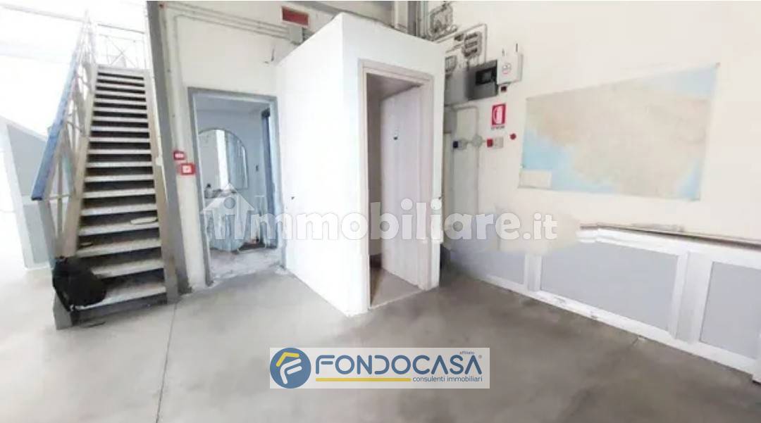 Magazzino in vendita a Sant'Antimo