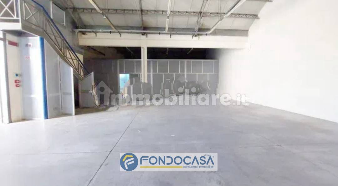 Magazzino in vendita a Sant'Antimo