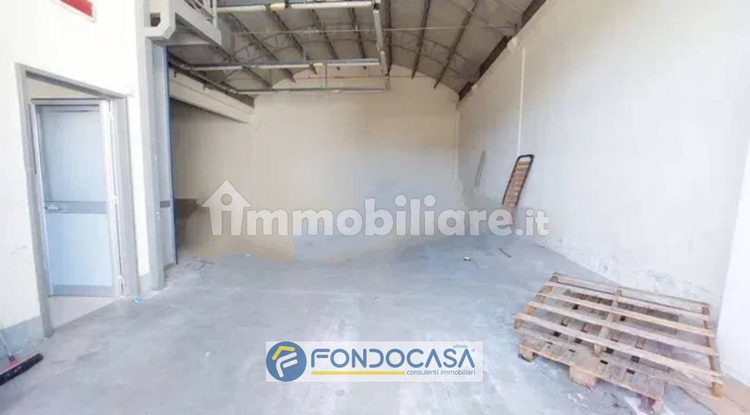 Magazzino in vendita a Sant'Antimo