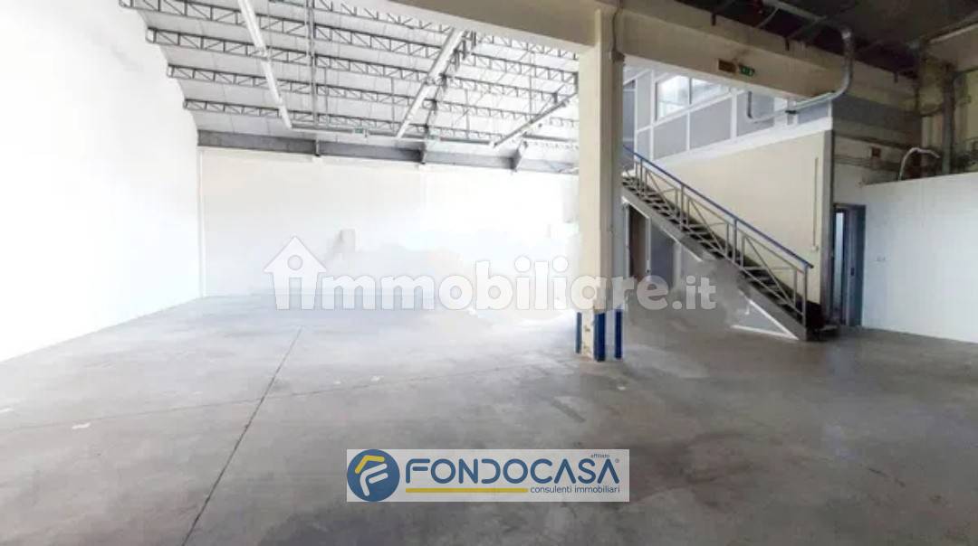 Magazzino in vendita a Sant'Antimo