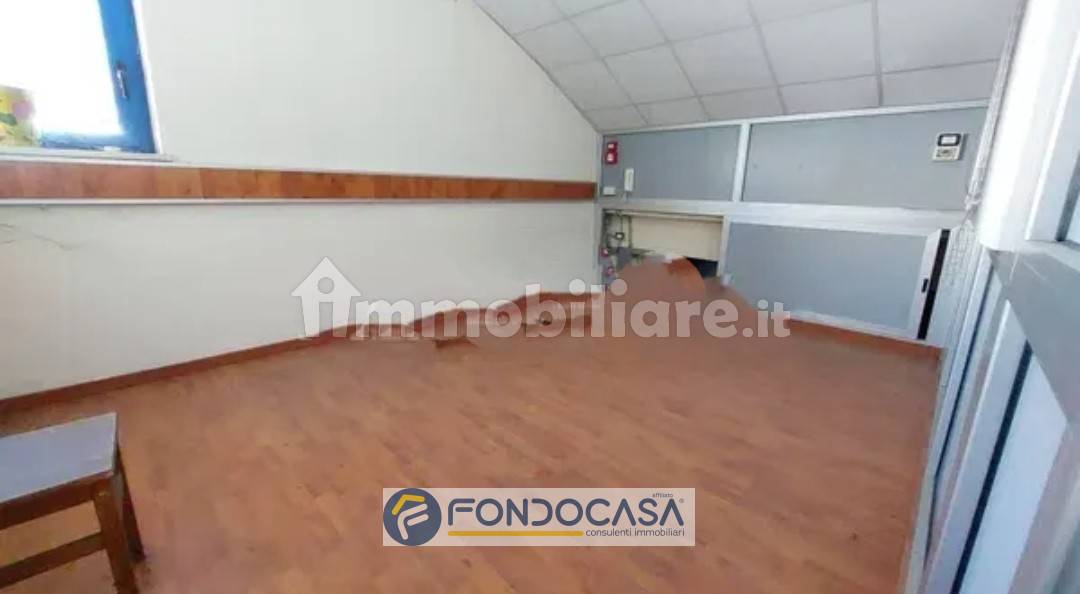 Magazzino in vendita a Sant'Antimo