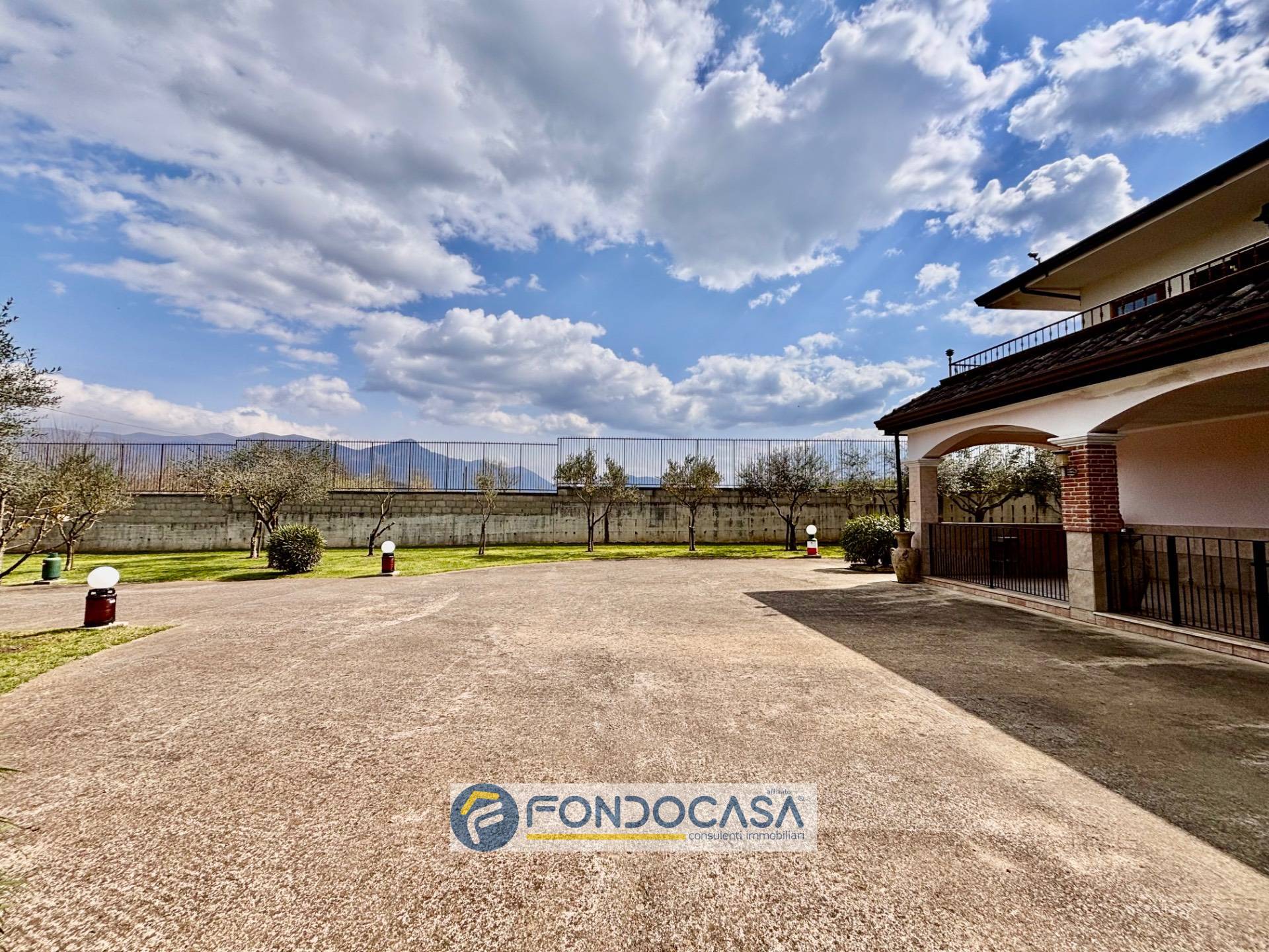 Villa trifamiliare in vendita a Alvignano