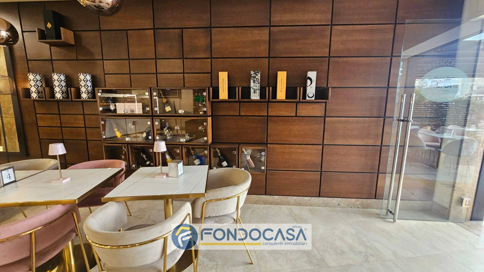 Locale commerciale in vendita a Mondragone