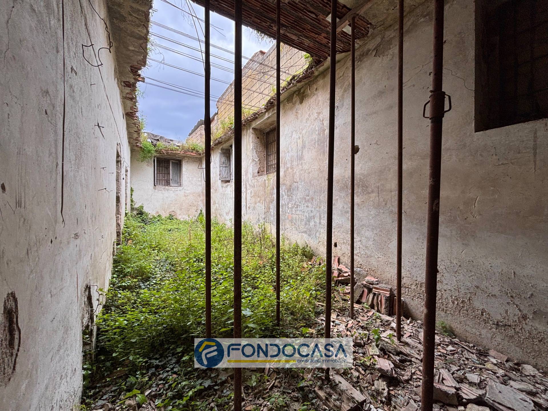 Palazzo intero stabile in vendita a Sant'Antimo