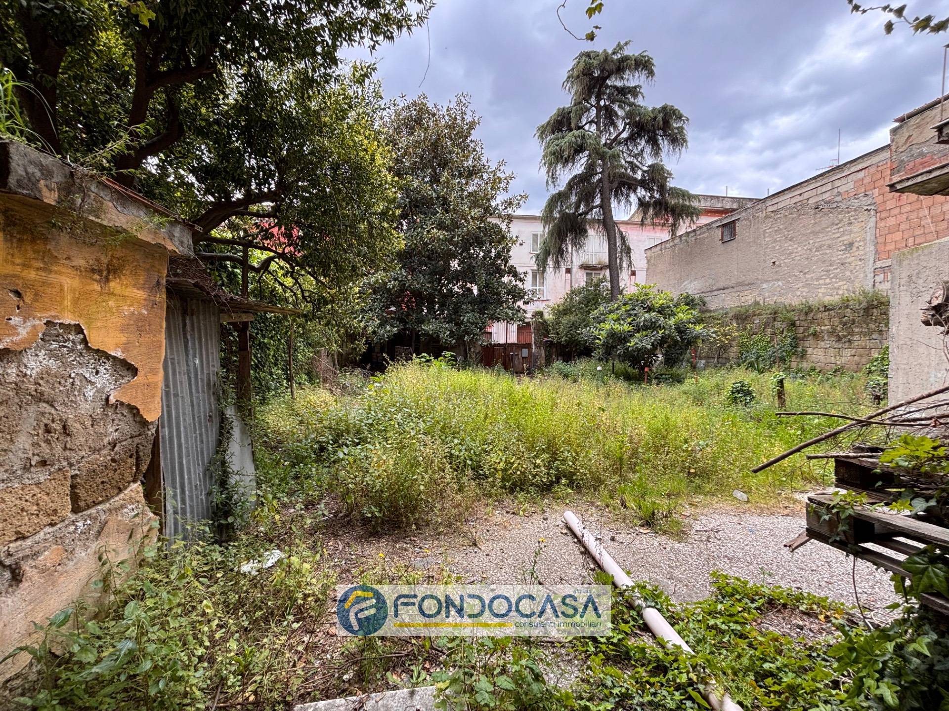 Palazzo intero stabile in vendita a Sant'Antimo