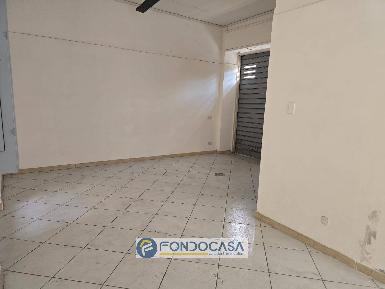 Locale commerciale in vendita a Sant'Arpino