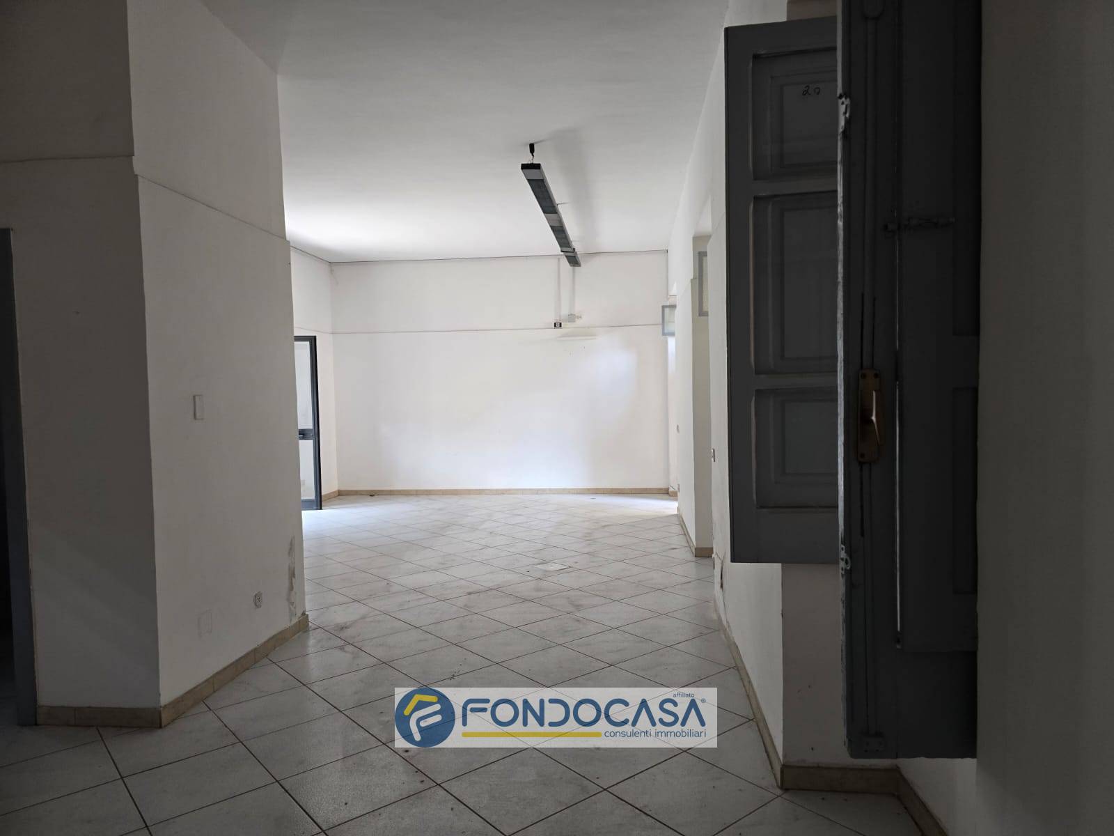 Locale commerciale in vendita a Sant'Arpino