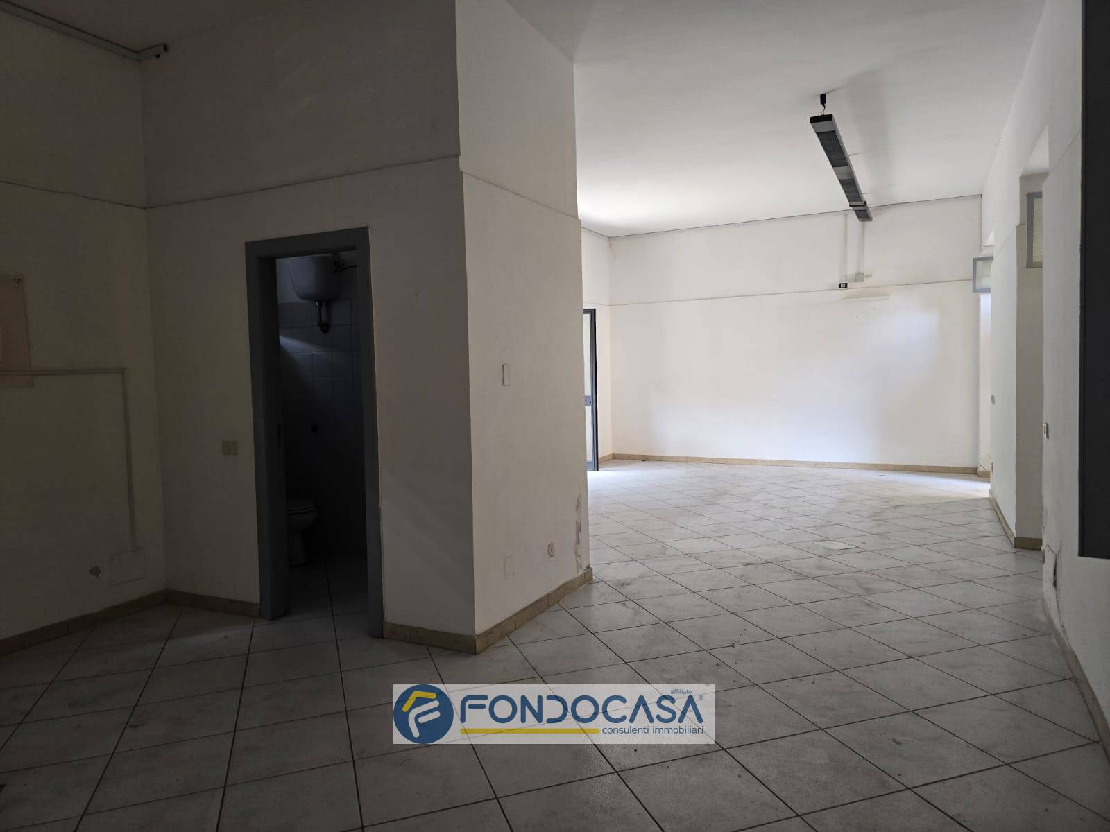 Locale commerciale in vendita a Sant'Arpino