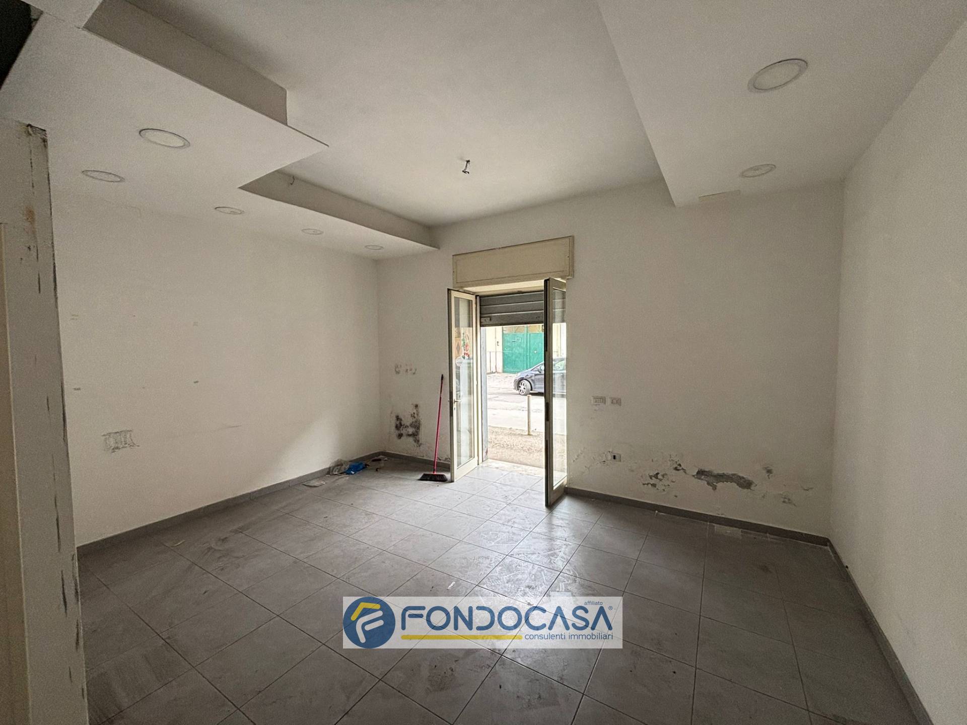 Attivit commerciale in affitto a Sant'Antimo