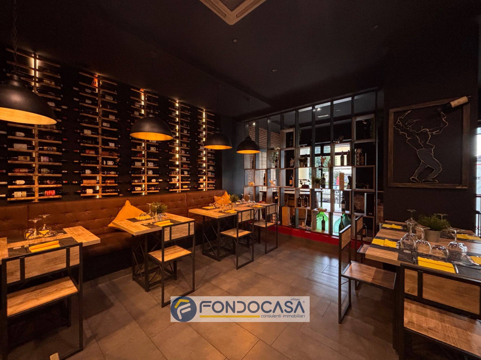 Locale commerciale in vendita a Lusciano